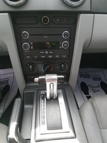 2009 Ford Mustang V6 Deluxe