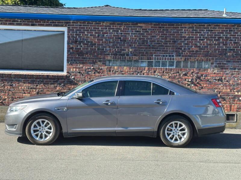 2014 Ford Taurus SE