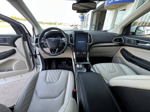 2023 Ford Edge Titanium