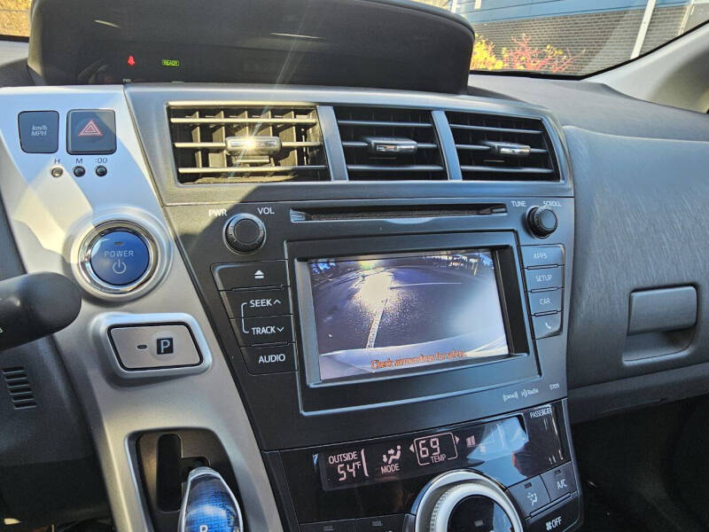 2013 Toyota Prius v Two