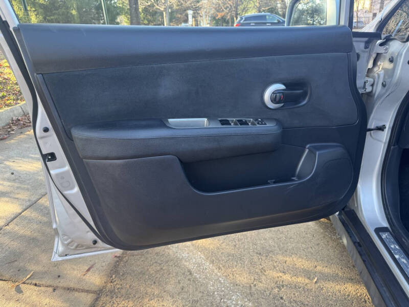 2012 Nissan Versa 1.8 S