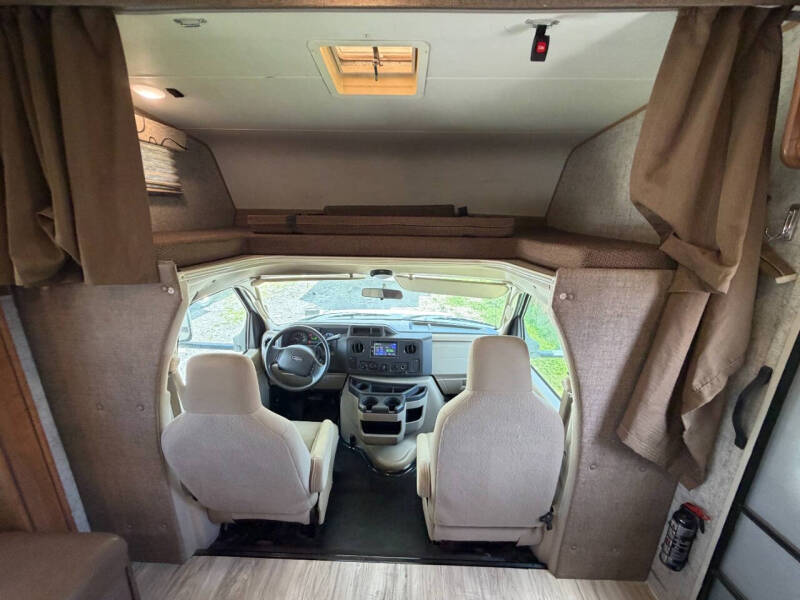 2018 Coachmen RV Leprechaun 319MB