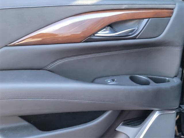 2019 Cadillac Escalade Luxury