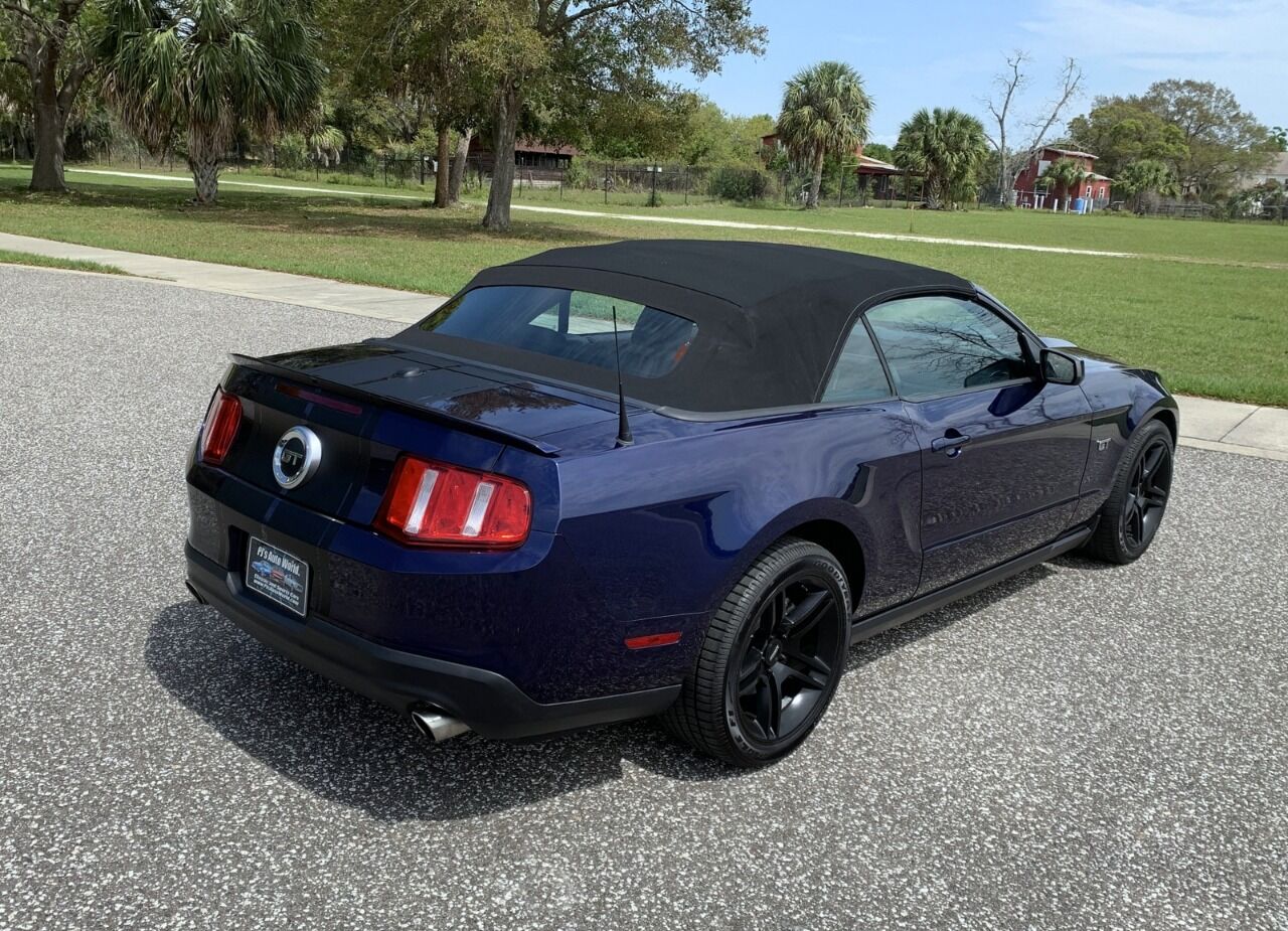 2010 Ford Mustang 38