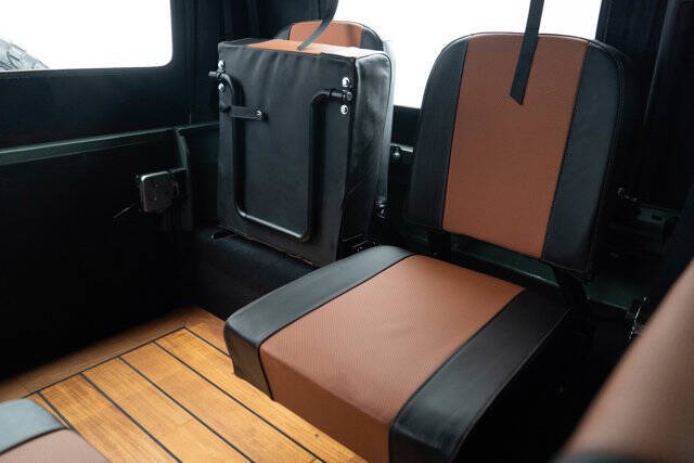 1990 Land Rover Defender 35