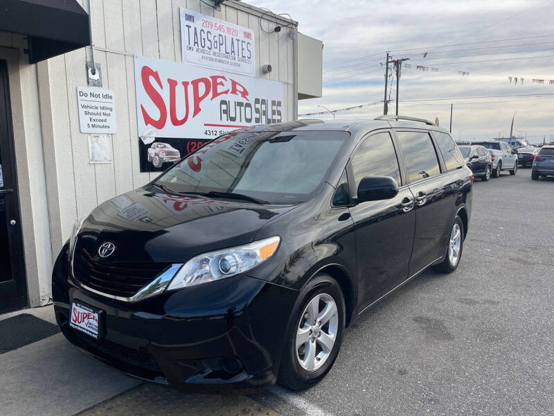 2016 Toyota Sienna LE 7-Passenger Auto Access Seat