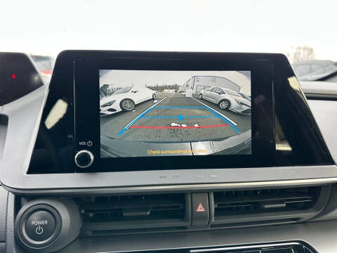 2025 Toyota Prius LE