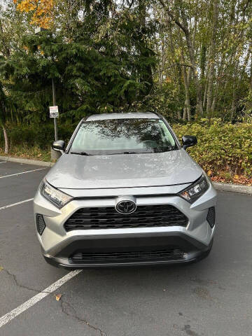 2020 Toyota RAV4 LE