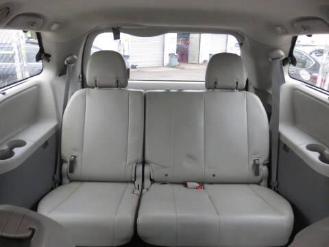 2014 Toyota Sienna XLE 7-Passenger