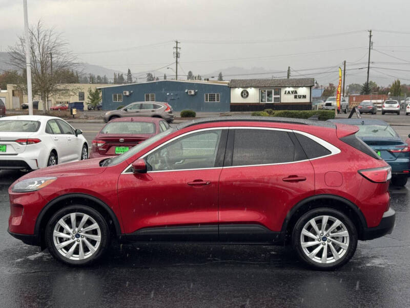 2022 Ford Escape Titanium