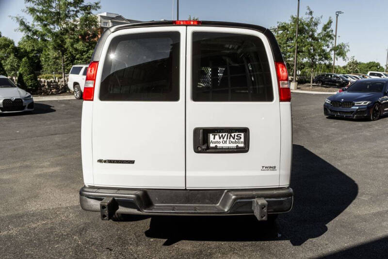 2024 Chevrolet Express 2500