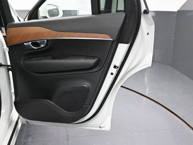 2024 Volvo XC90 B5 Plus Bright Theme