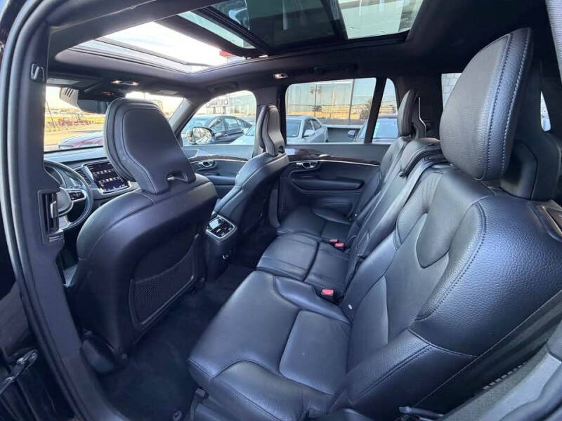 2019 Volvo XC90 T6 Momentum