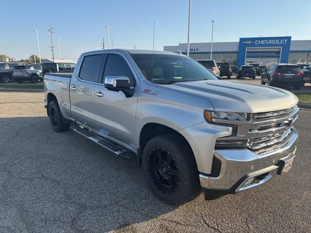 Used 2022 Chevrolet Silverado 1500 Limited LTZ with VIN 1GCUYGET4NZ164988 for sale in Bloomington, IL