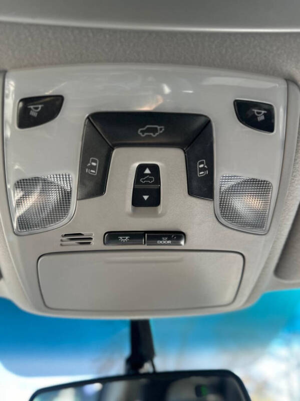 2013 Toyota Sienna SE 8-Passenger