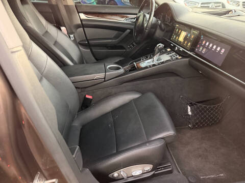 2014 Porsche Panamera 4