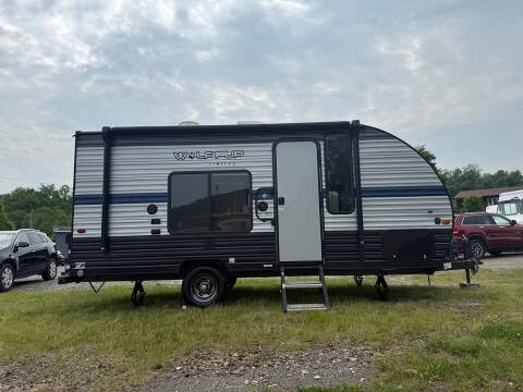 Forest River Cherokee Wolf Pup Image