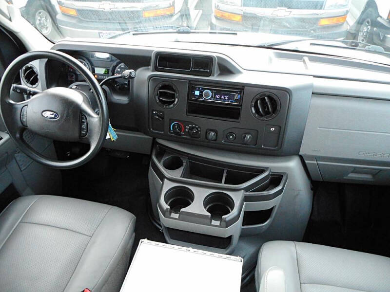 2013 Ford E-Series E-350 SD