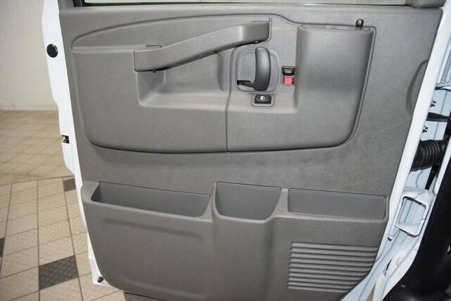 2025 Chevrolet Express 2500