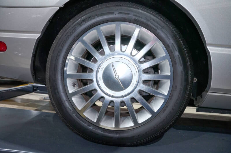 2004 Ford Thunderbird Deluxe