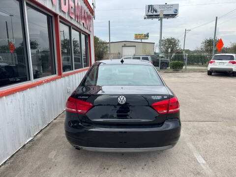 2013 Volkswagen Passat SE