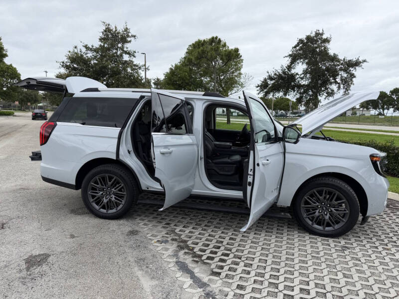 2025 Ford Expedition Platinum