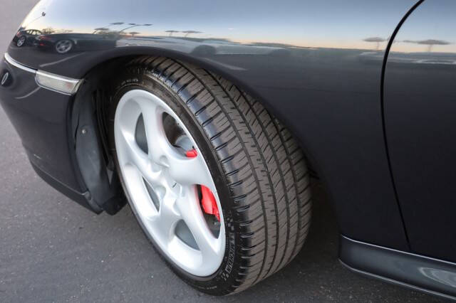 2004 Porsche 911 Carrera 4S