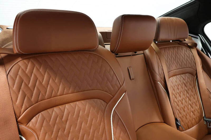 2022 BMW 7 Series M760i xDrive