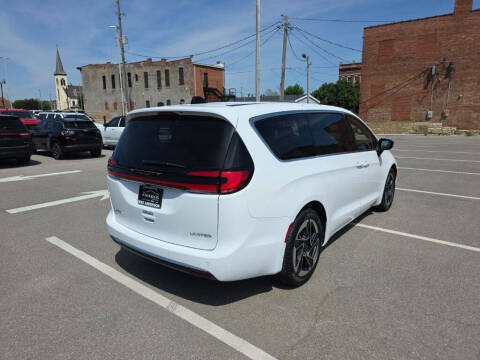 2027 Chrysler Pacifica Limited
