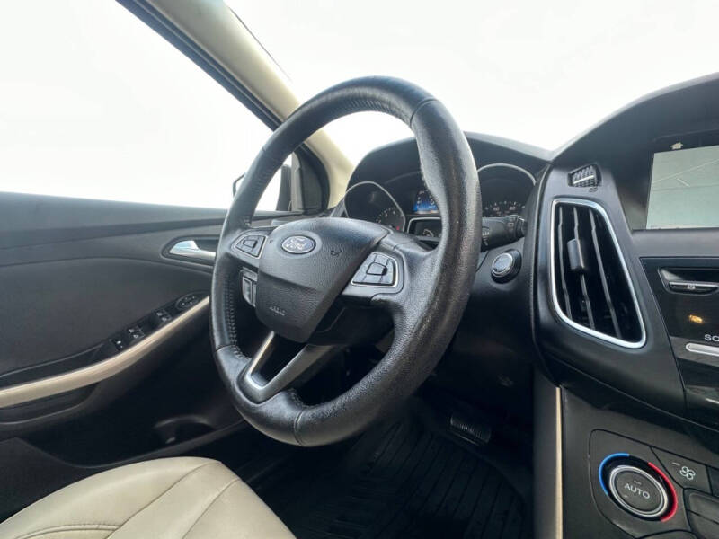 2017 Ford Focus Titanium