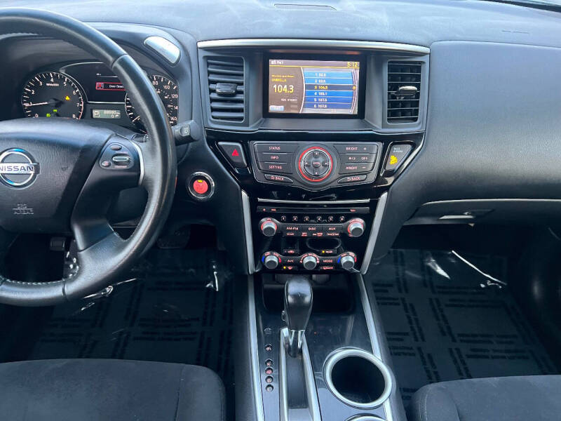 2015 Nissan Pathfinder SV