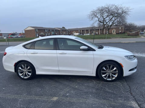 2016 Chrysler 200 S