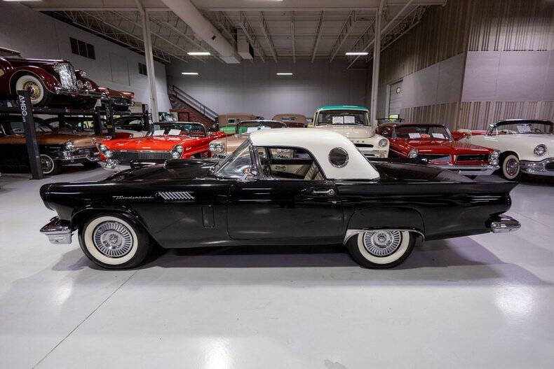 1957 Ford Thunderbird