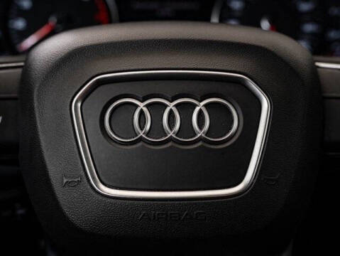 2023 Audi Q5 quattro Premium 40 TFSI