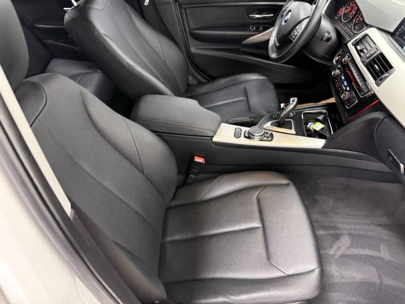 2017 BMW 3 Series 320i