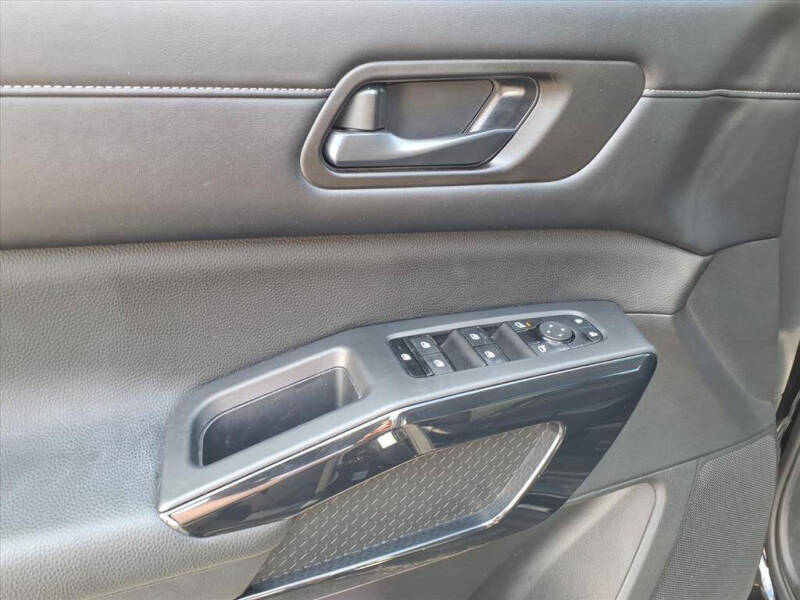 2024 Nissan Pathfinder S