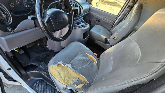 2001 Ford E-Series E-150