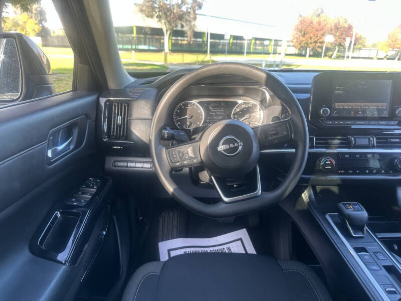 2022 Nissan Pathfinder S