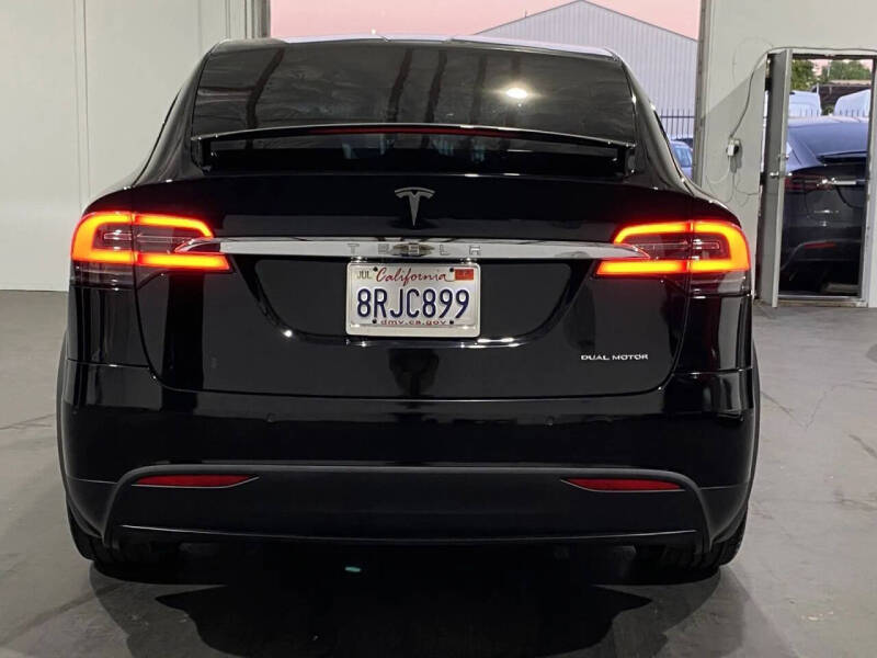 2019 Tesla Model X Standard Range
