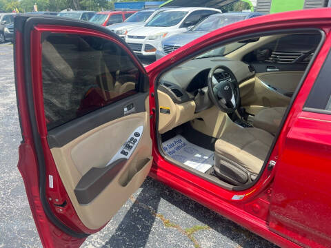 2013 Hyundai Accent GLS