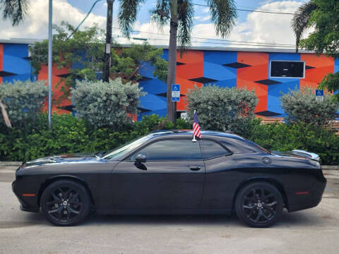 2018 Dodge Challenger SXT Plus