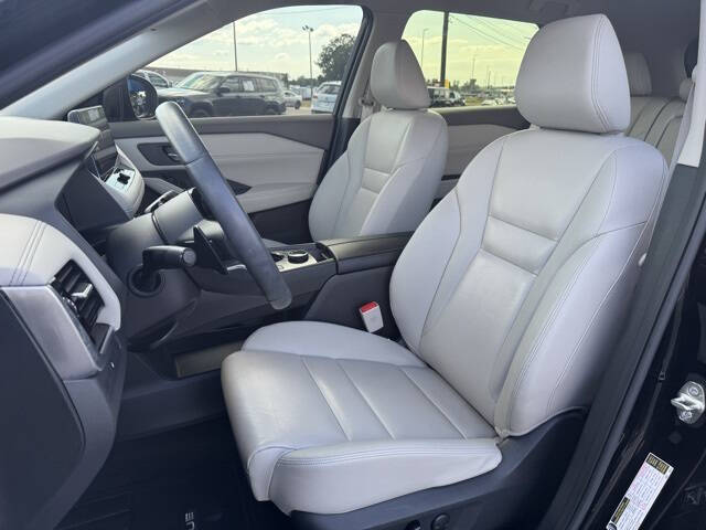 2024 Nissan Rogue SL