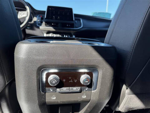 2024 GMC Yukon XL SLT