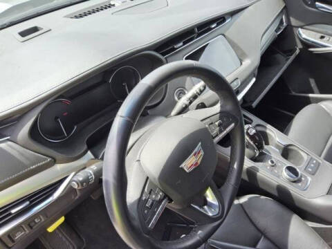2023 Cadillac XT4 Premium Luxury