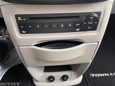 2012 Chrysler Town and Country Touring-L