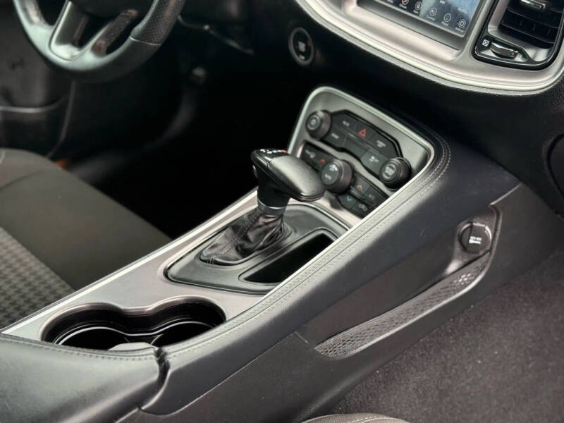 2021 Dodge Challenger SXT