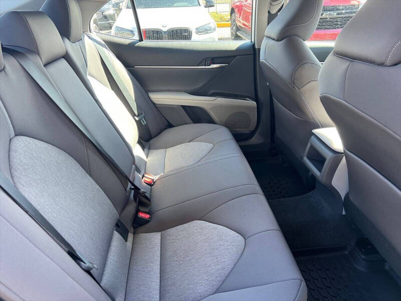 2022 Toyota Camry LE