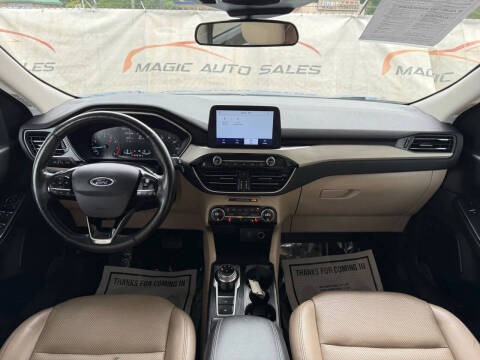 2021 Ford Escape SEL