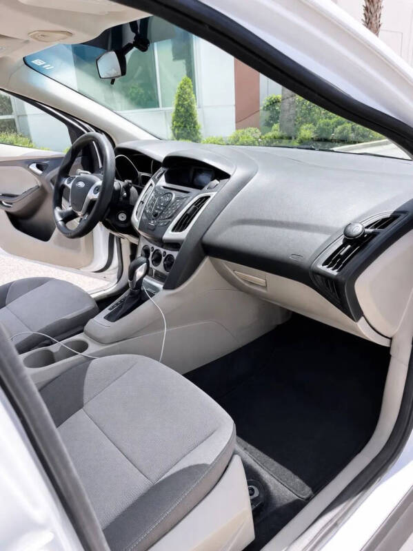 2012 Ford Focus SE