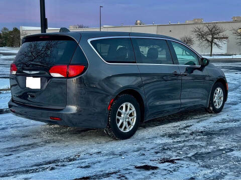 2017 Chrysler Pacifica LX